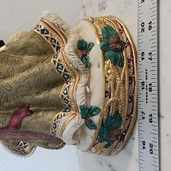 Vintage Musical Porcelain Santa with Bunnies Plays I wish you a Merry Christmas - Picture 8 of 16